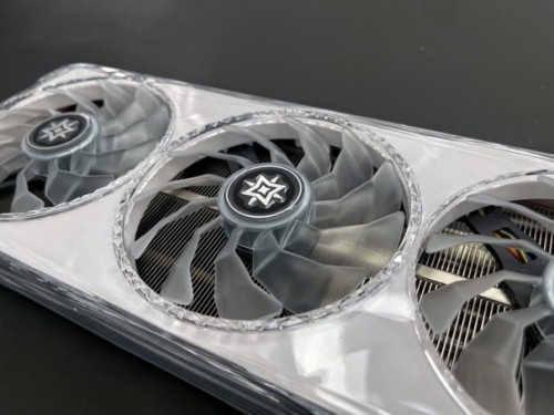 DLSS 3 加持游戏性能爆涨！影驰 RTX 4080 16GB 星曜 OC评测(图13)