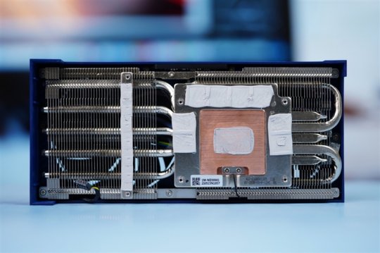 撼与Intel Arc A750 Orc OC评测：性能媲美RTX 3060的优质显卡(图8)