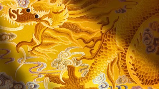九龙贺春京彩纷呈 《梦幻新诛仙》非遗京绣联动时装上线(图4)